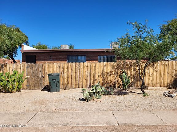 5th image of 3016-3022 N Edith Blvd