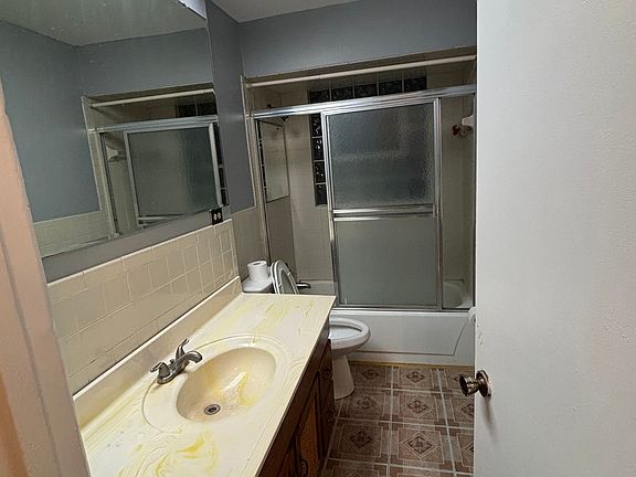 4th image of 1203 Senate Dr