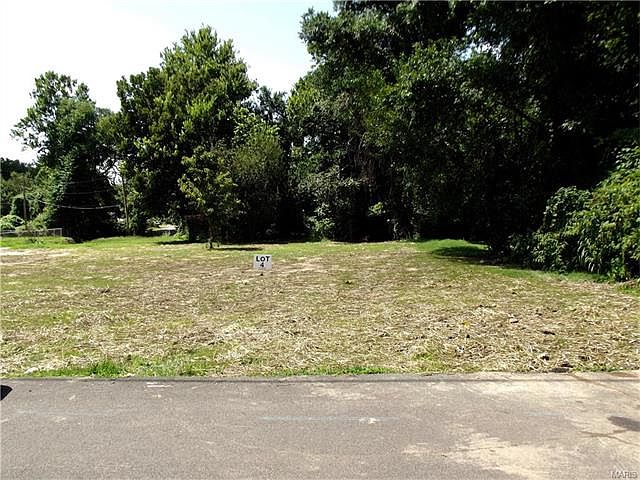 1st image of 4 Inez Ave