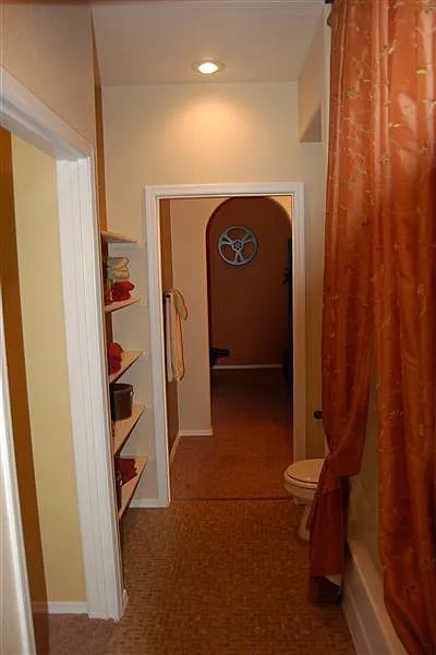 2 bed, 1011 sqft, $1,700 — Photo 4