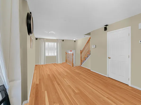 23 Deirdre Court image 6 of 25