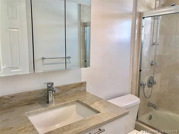 4th image of 240 Collins Ave APT 3G