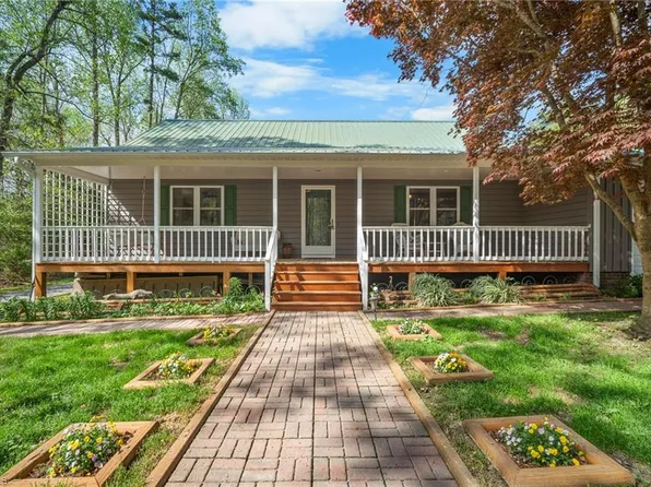 148 Reeder Rd, Seagrove, NC 27341
