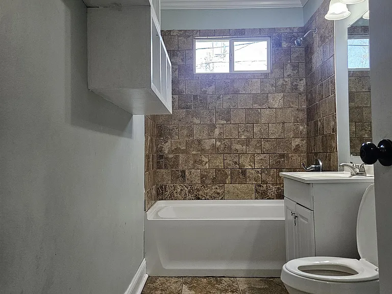 390 Harper Ave NW — Photo 16