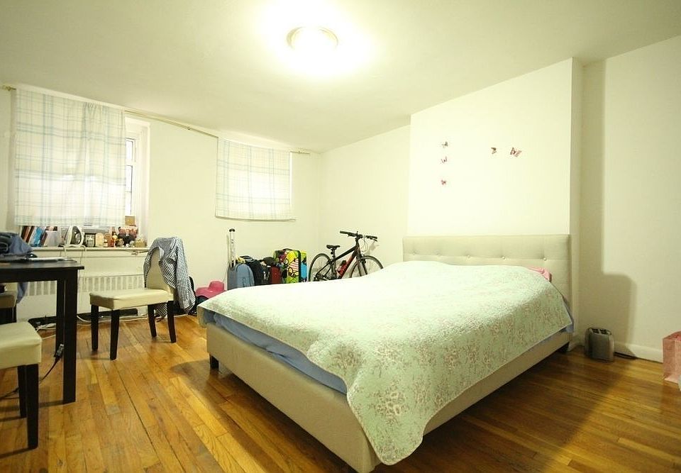 2nd image of 211 E 31st St APT A