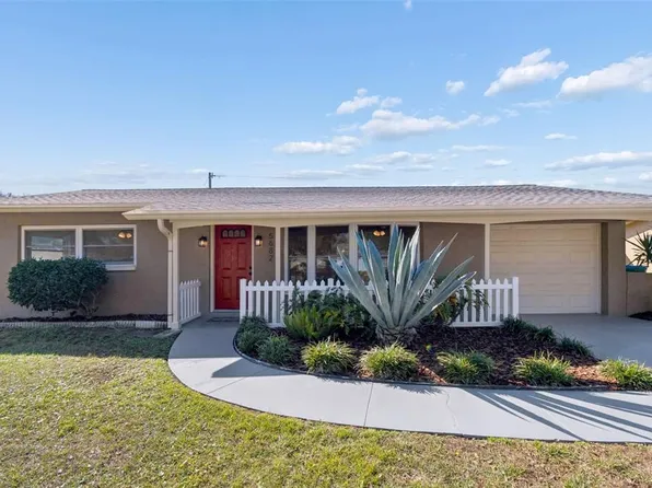 5682 46th Ave N, Kenneth City, FL 33709