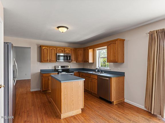 5th image of 114 Colonial Dr