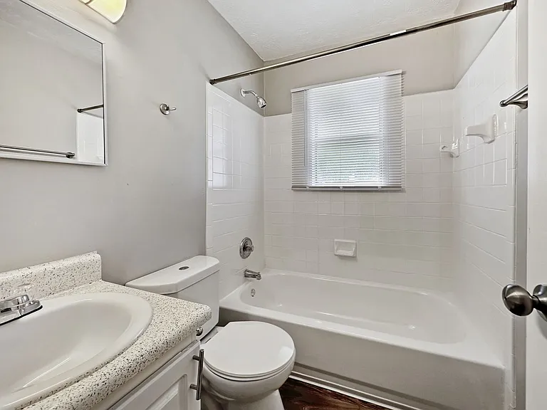 Cascade Oaks Apartments — Photo 15
