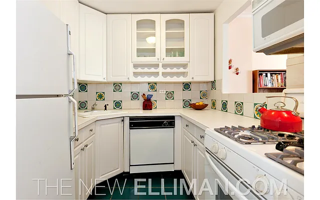 Sold by Douglas Elliman | media 23