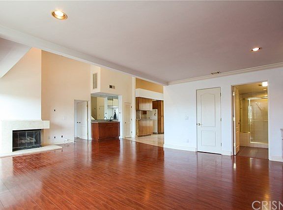3rd image of 390 S Sepulveda Blvd APT 305