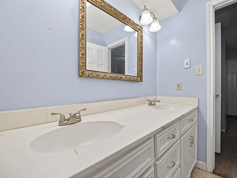 8103 Oak Moss Dr — Photo 36