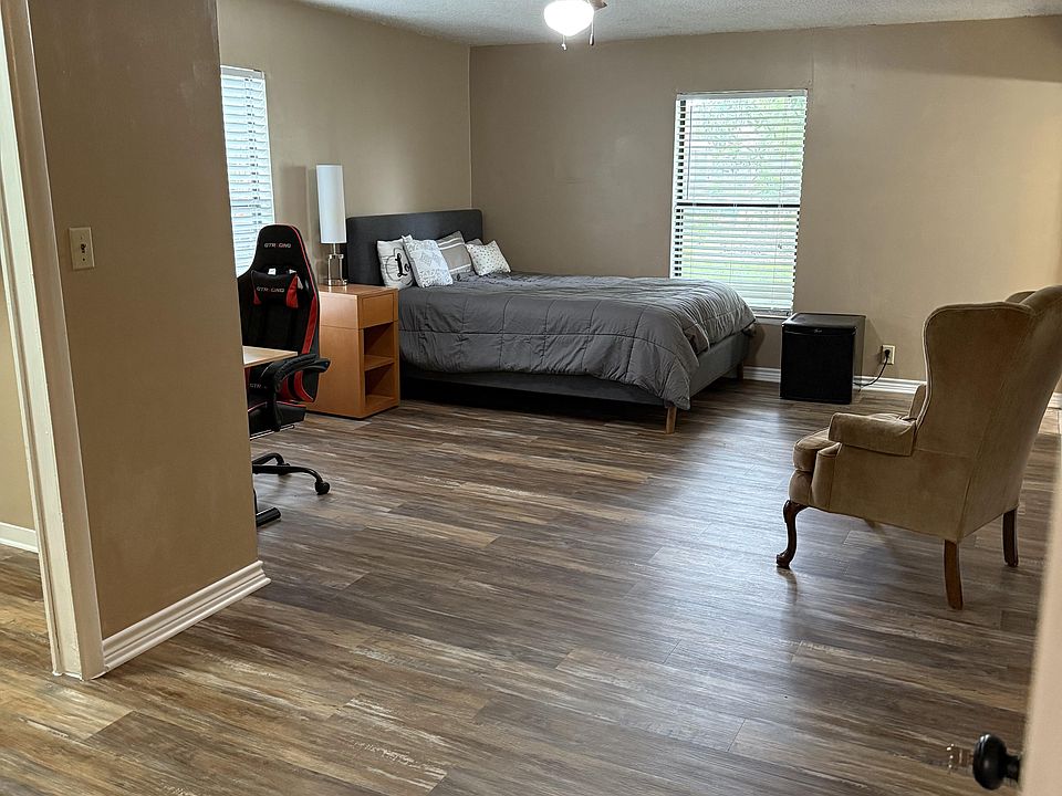 Extremely large ensuite