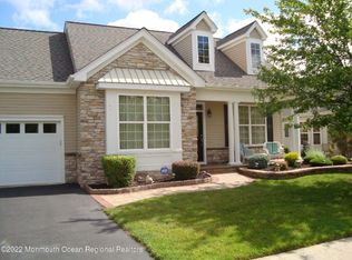 4 Bear Island Dr, Barnegat, NJ 08005