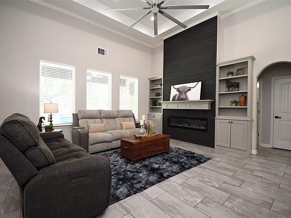 5th image of 2406 Hummingbird St