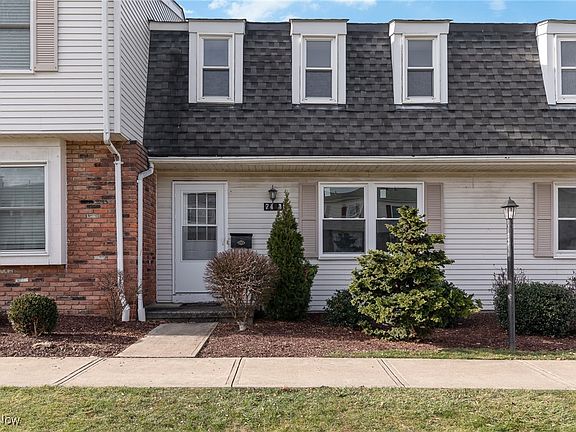2nd image of 7403 Yorktown Ct