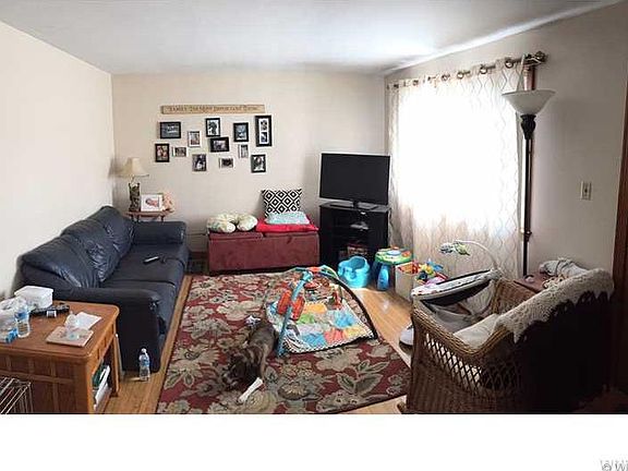 2nd image of 39 Avery Pl