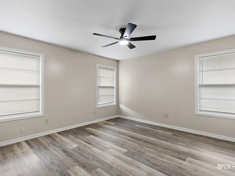 4202 Meadowbrook Dr — Photo 14