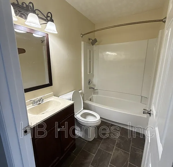 407 Ash St — Photo 9