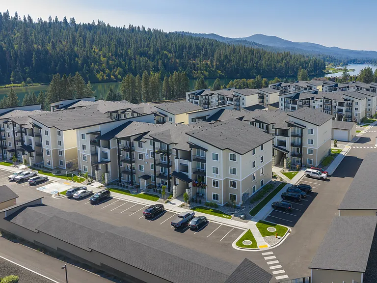 Rivers Edge Apartments — Photo 52