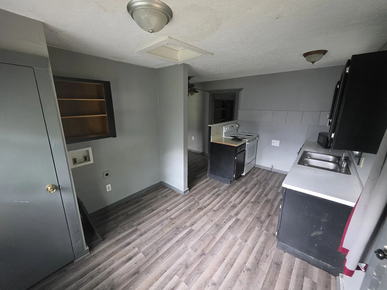2 bed, 900 sqft, $995 — Photo 3