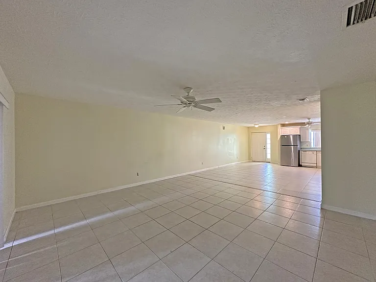 2130 SE Wild Meadow Cir — Photo 6
