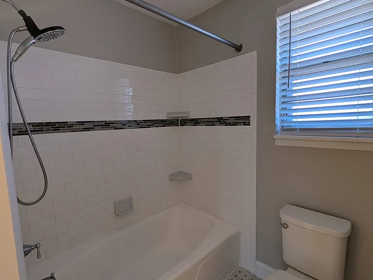 340 Woodlawn Ter #F5 — Photo 13
