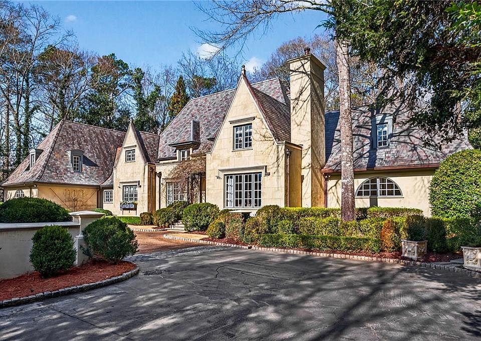 1st image of 575 Broadland Rd NW