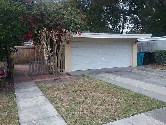 5th image of 823 E Harwood St
