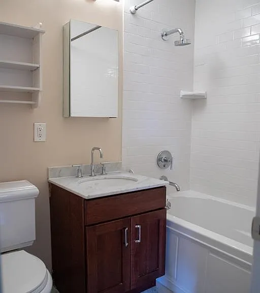 227 Christopher Columbus Dr #203B — Photo 5
