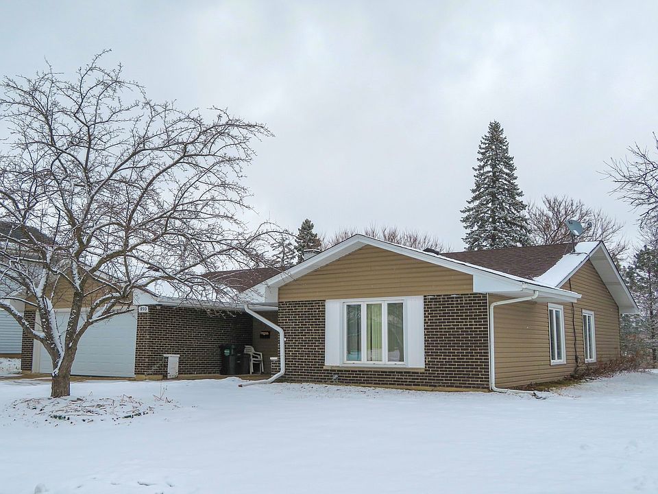 2nd image of 890 Rosedale Ln