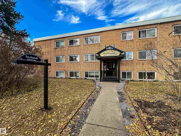 8406 104th St NW #3, Edmonton, AB T6E 4G2
