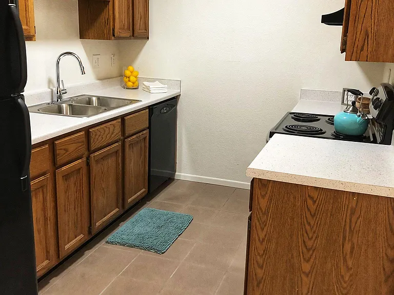 5500 N Valley View Rd #123 — Photo 5