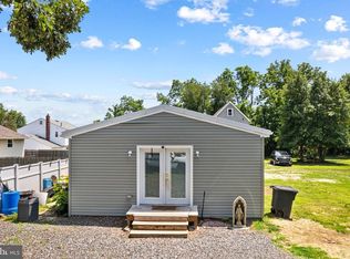 25 1st Ave #B, Glendora, NJ 08029