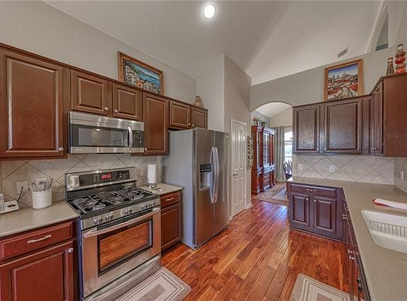 4th image of 2102 Nan Ln