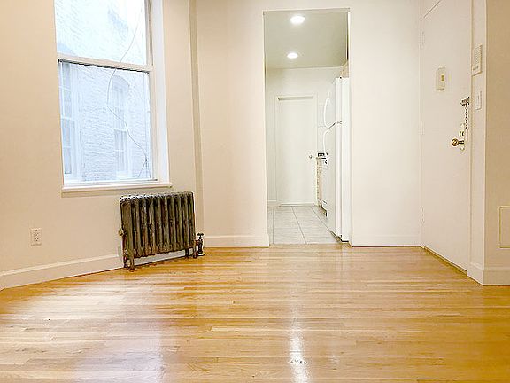 5th image of 320 E 81st St APT 14