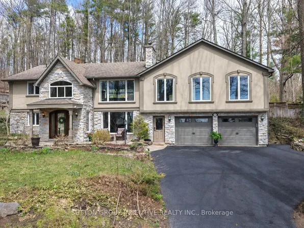 1363 Saint Vincent St, Springwater, ON L9X 0P7