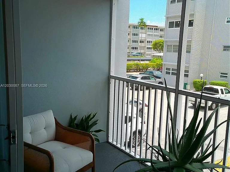 215 SE 3rd Ave #206A — Photo 36