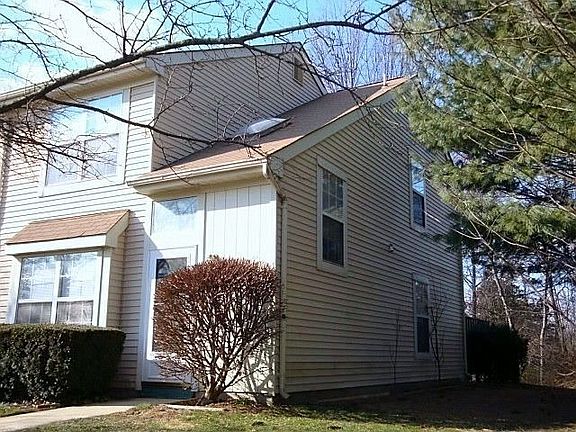 side of the home, side yard