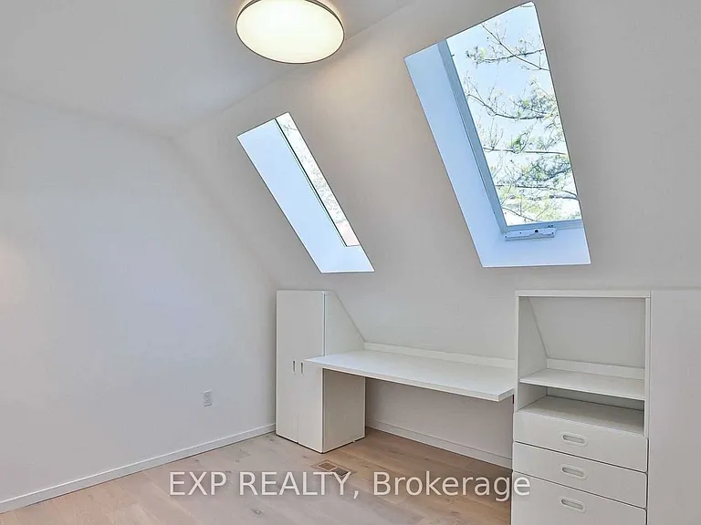 452 Montrose Ave #C — Photo 16