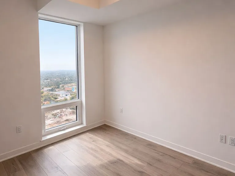 1185 Dupont St #1303 — Photo 4