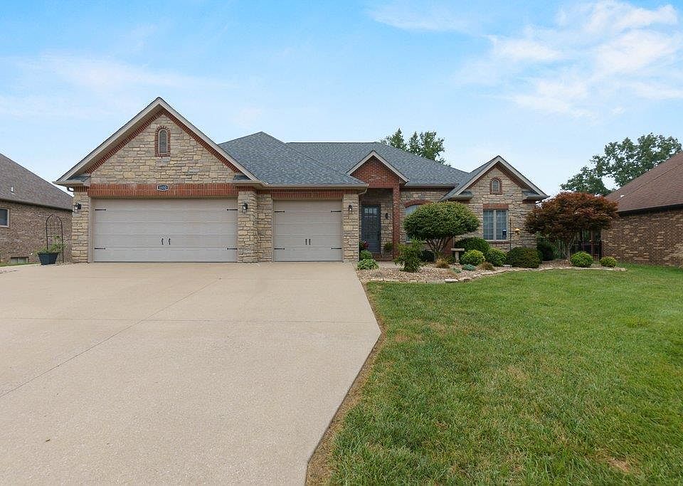 1st image of 1532 Sloan Creek Dr