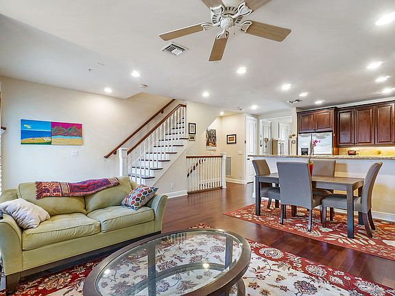 Home For Sale In Heritage Club