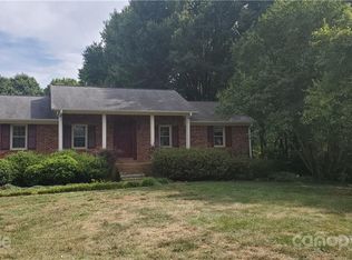 5027 Kennedy St, Hickory, NC 28602