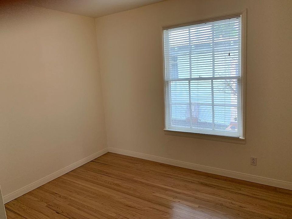 2nd image of 1782 Diamond St