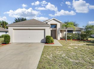 4461 Treasure Cay Rd, Tavares, FL 32778