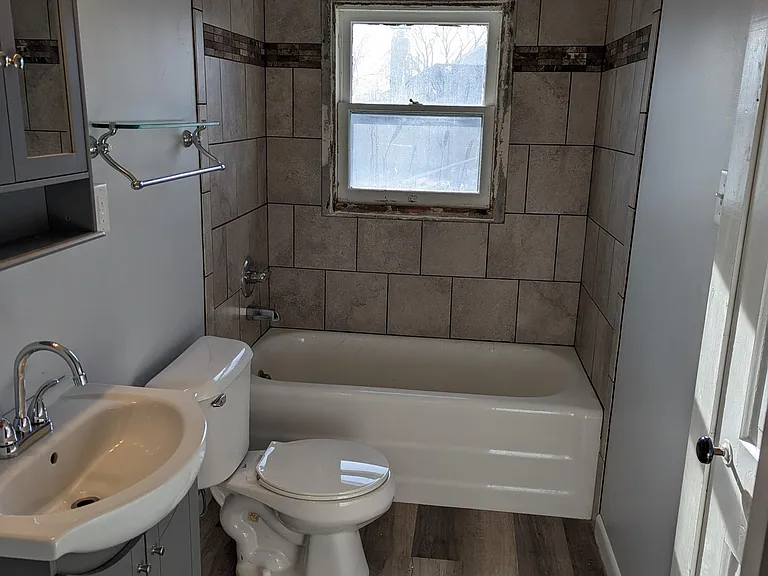 1437 Illinois Ave #1/2 — Photo 3
