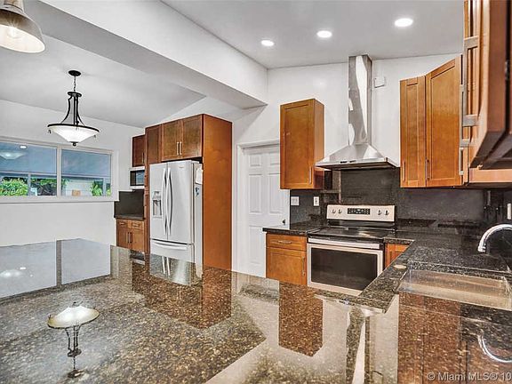 4th image of 1245 NE 154th St