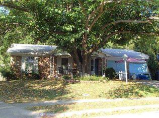 7050 Green Meadow Ct, Fort Worth, TX 76112