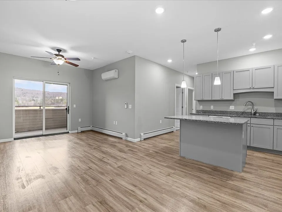 32 Cottonwood Drive