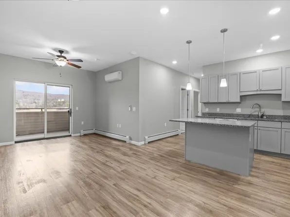 32 Cottonwood Drive